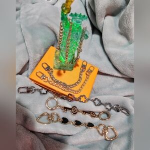 0028. New Silvertone Chain Extender